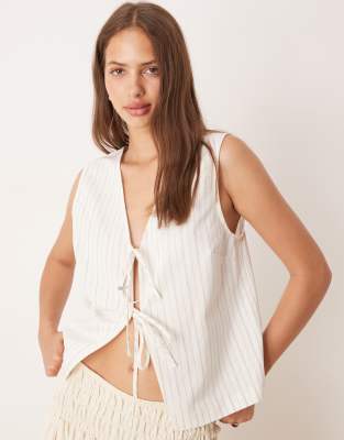 ASOS DESIGN - Ecrufarvet habitvest i hørblanding med bindebånd foran og striber - Del af sæt