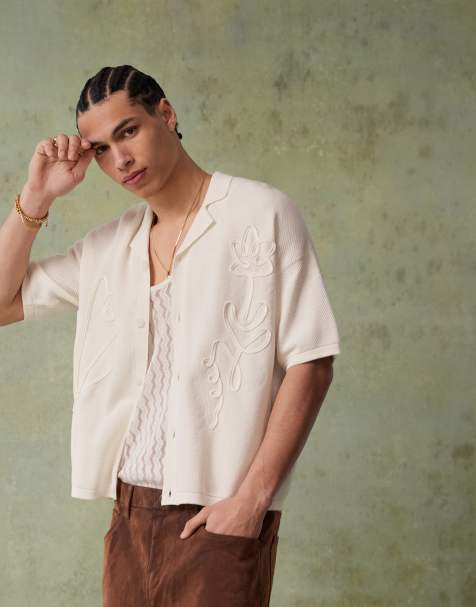 ASOS DESIGN - Ecrufarvet poloskjorte i strik med afslappet og firkantet pasform samt knapper og blomsterbroderi - view 1