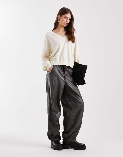 ASOS DESIGN - Ecrufarvet superblød striktrøje med V-hals, 2 af 4