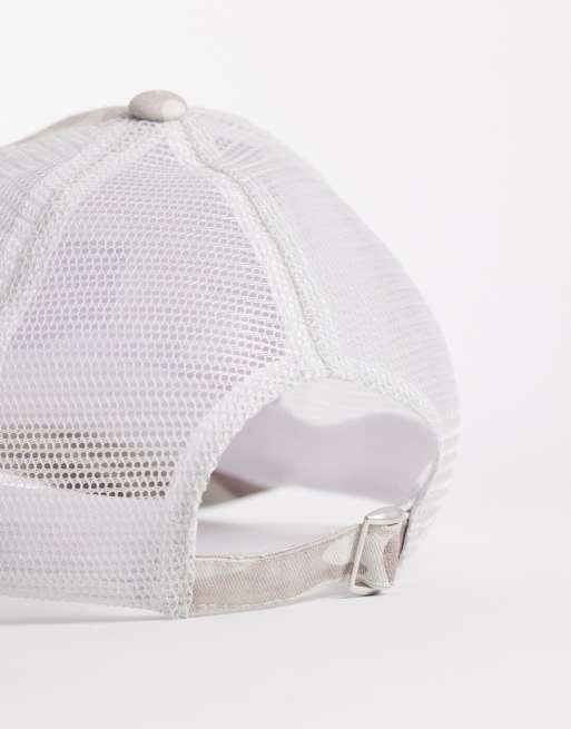 ASOS DESIGN - Ecrufarvet trucker-kasket med camouflageprint og broderi, 2 af 3