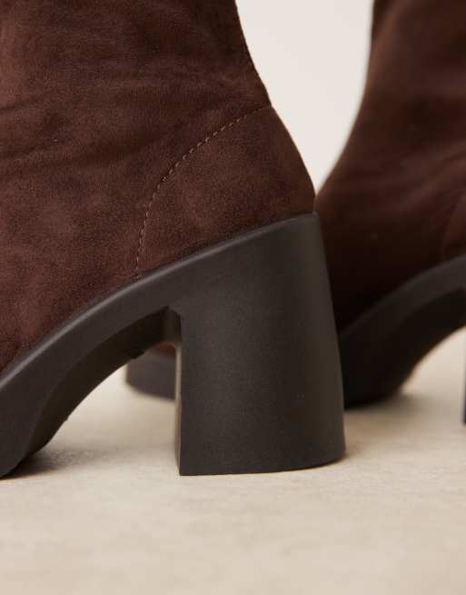 ASOS DESIGN - Edison - Sock boots met vierkante neus, dikke zool en hak in chocoladebruin suedette, 3 van 4