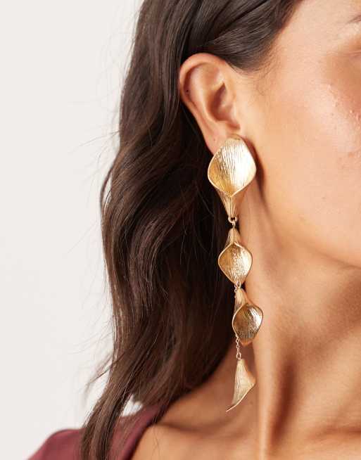 ASOS DESIGN - Edizione limitata - Orecchini dorati a forma di fiori, 3 di 3