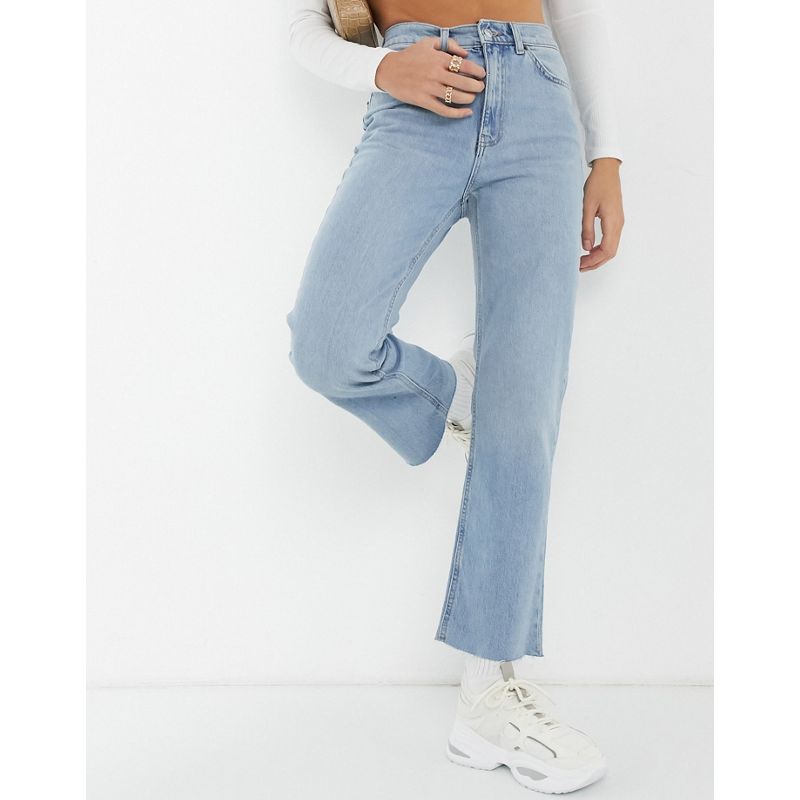 Donna Jeans DESIGN - Effortless - Jeans stretch corti a zampa a vita alta lavaggio chiaro