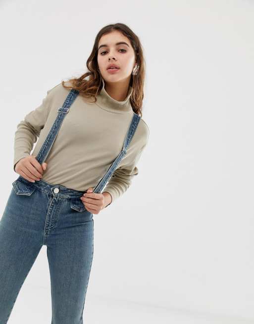 Jeans on sale e bretelle