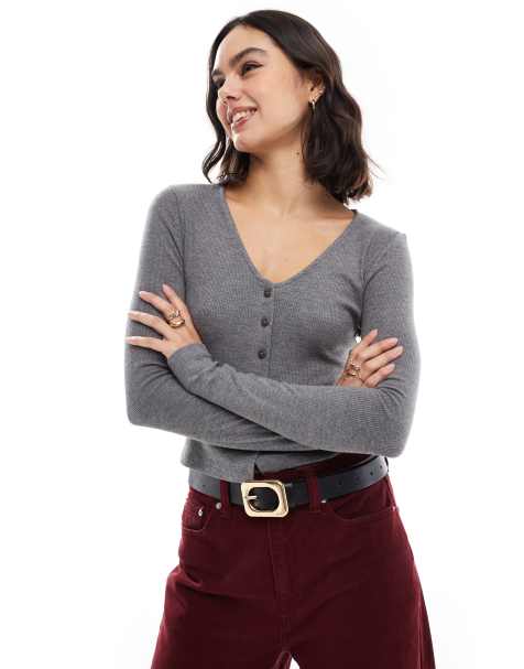 ASOS DESIGN – Einfache Strickjacke in Grau mit V-Ausschnitt - view 1