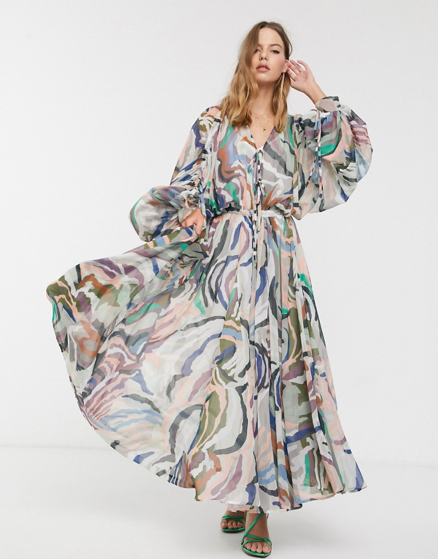 ASOS DESIGN - Eivissa - Zachte gelaagde lange jurk met taille en mouwen met trekkoord en abstracte print-Multi