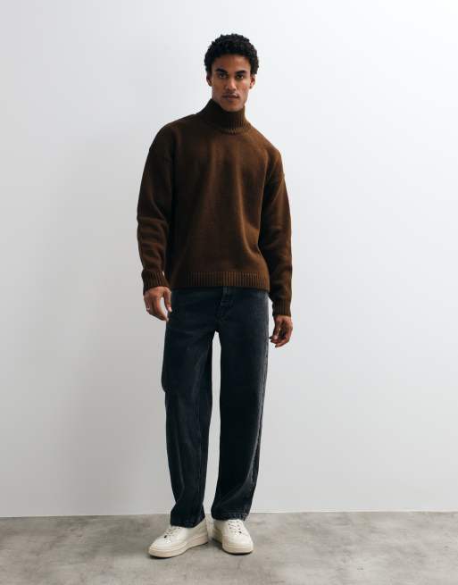 ASOS DESIGN ekstremt oversized striktrøje med ståkrave i brun, 2 af 5