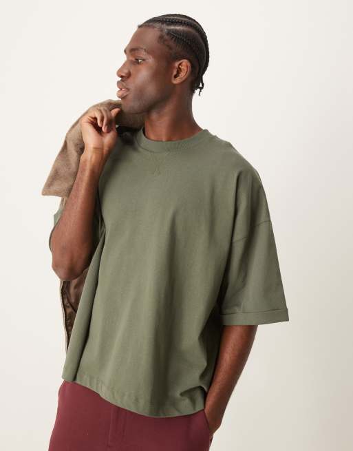 ASOS DESIGN - Ekstremt oversized T-shirt i kraftigt 240 gsm materiale i kakigrøn med ærmer med opsmøg