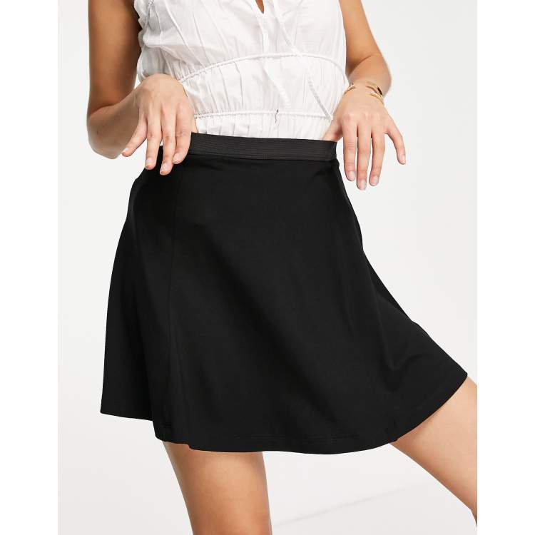 https://images.asos-media.com/products/asos-design-elasticated-waist-flippy-mini-skirt-in-black/13396703-1-black?$n_750w$&wid=750&hei=750&fit=crop