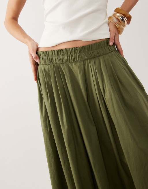 ASOS DESIGN elasticated waist volume midi skirt in khaki, 3 of 5