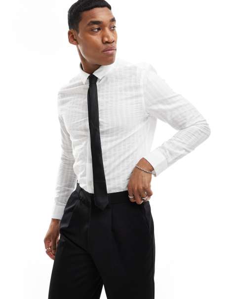 ASOS DESIGN – Elegancka biała koszula o regularnym kroju w teksturowane paski - view 1