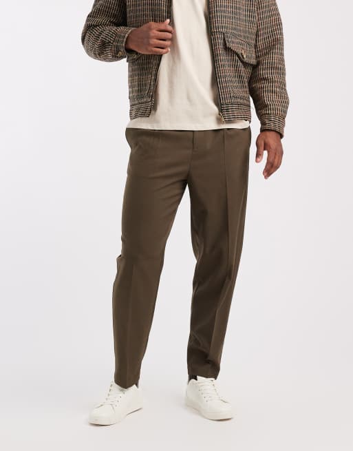 ASOS DESIGN – Eleganckie luźne spodnie ze zwężanymi nogawkami i zakładkami w kolorze khaki w drobny krzyżujący się wzór