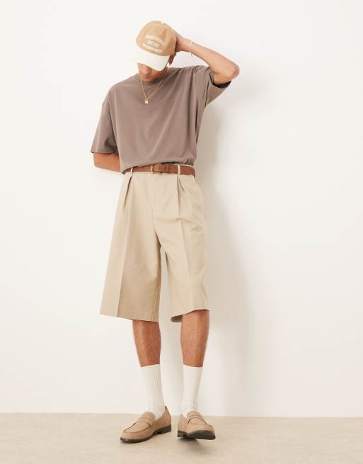 ASOS DESIGN – Eleganckie szorty bermudy oversize z odwróconymi zakładkami w camelowym kolorze