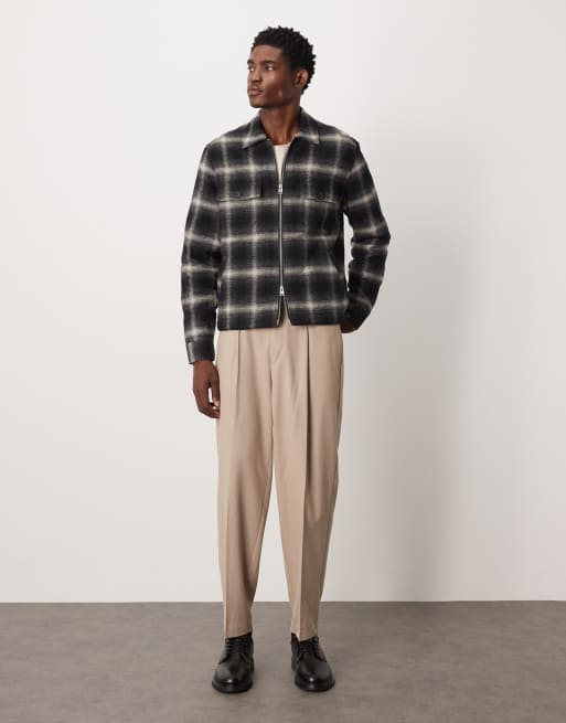 ASOS DESIGN – Eleganckie zwężane spodnie oversize z zakładkami z przodu w kolorze szarobeżowym