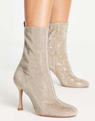  Elegant embellished high-heeled ankle boots in cream