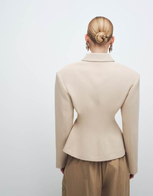 ASOS DESIGN - Elegant gemodelleerd jack met ingenomen taille en rits in camel, 4 van 4