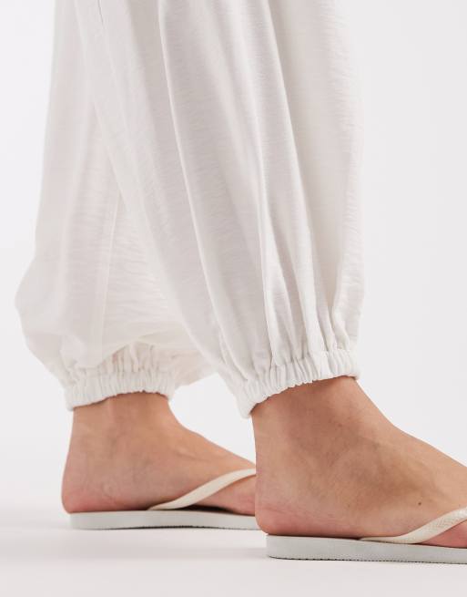 ASOS DESIGN – Elegante Ballonhose aus Kräuselstoff mit Bindesaum, 4 von 5