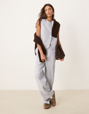 ASOS DESIGN - Elegante, blau-weiß gestreifte Hose mit geradem Schnitt und Leinenanteil, Kombiteil-Bunt