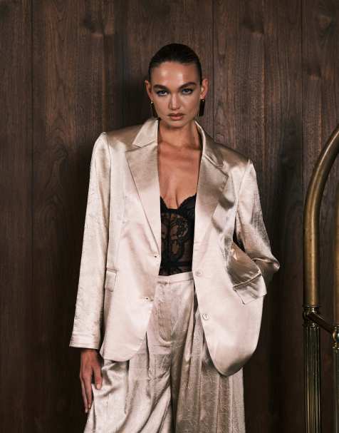 ASOS DESIGN - Elegante blazer van satijn zonder structuur in oesterkleur - view 1