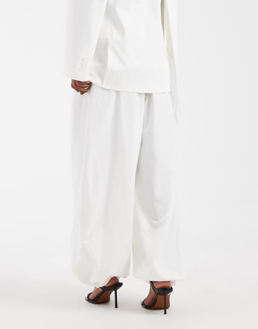 ASOS DESIGN - Elegante broek met ballonpijpen in ivoorwit, deel van co-ord set, 4 van 5