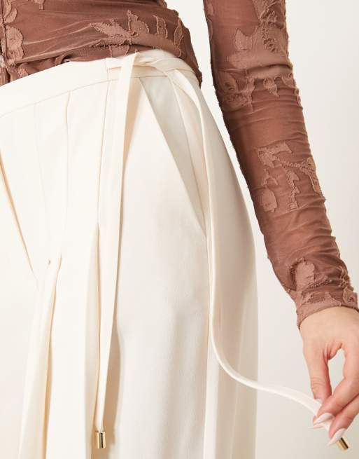 ASOS DESIGN - Elegante broek met wijde pijpen en plooien in gebroken wit, 4 van 5