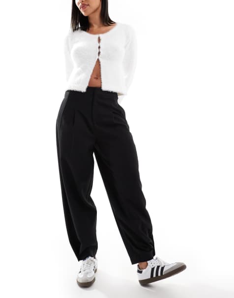 ASOS DESIGN - Elegante broek met wijde ronde pijpen en knoop op de zoom in zwart - view 1