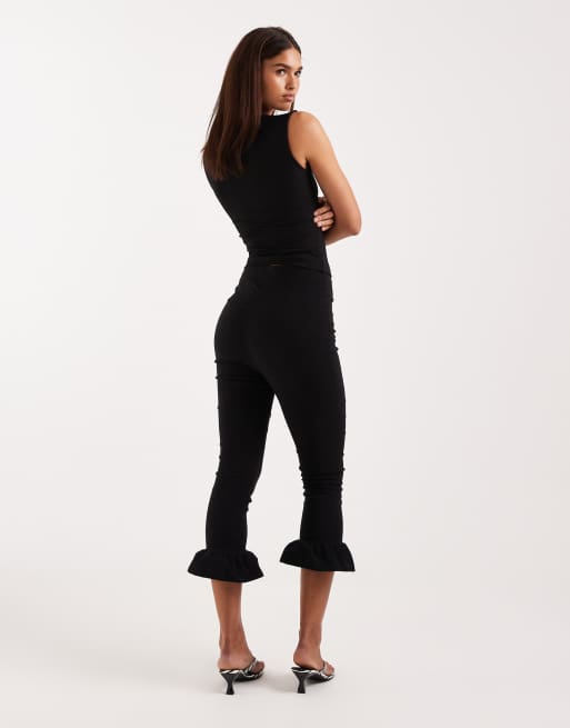 ASOS DESIGN - Elegante capribroek met ruches aan de zoom in zwart, 4 van 5