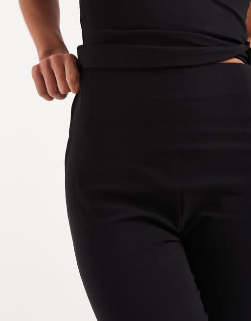 ASOS DESIGN - Elegante capribroek met ruches aan de zoom in zwart, 5 van 5