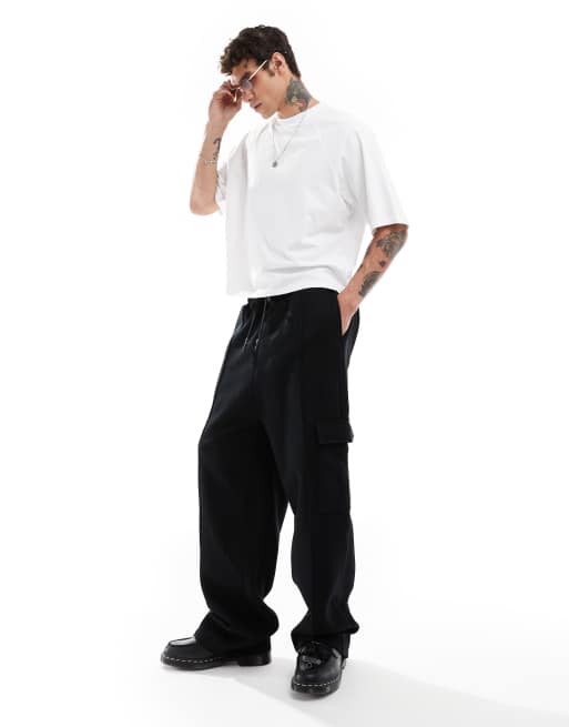 ASOS DESIGN - Elegante cargo-joggingbukser i kraftigt, sort materiale