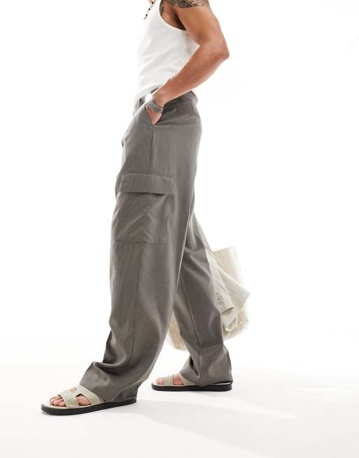 ASOS DESIGN – Elegante Cargohose in Braun mit Mikrostruktur und weitem Bein