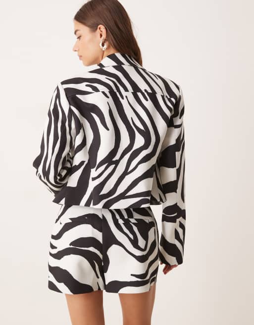 ASOS DESIGN - Elegante cropped blazer van co-ord set met rits aan de voorkant in zebraprint, 3 van 4
