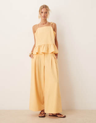ASOS DESIGN - Elegante Cropped-Hose mit weitem Bein und Ziernähten in Gelb gestreift, Kombiteil-Bunt