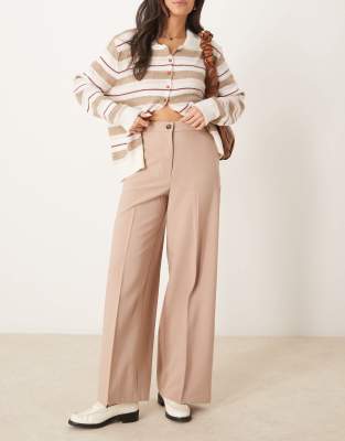 ASOS DESIGN - Elegante Dad-Hose in Apricot mit weitem Bein-Braun