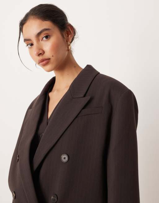 ASOS DESIGN - Elegante double breasted blazer van wolmix met schoudervullingen en krijtstreep in chocoladebruin, 3 van 4