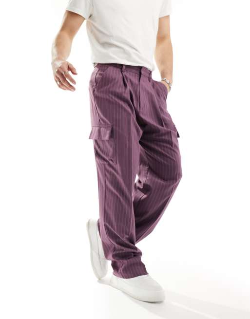 ASOS DESIGN – Elegante, extrem weite Hose in Violett mit Nadelstreifen, hohem Bund und Cargotaschen