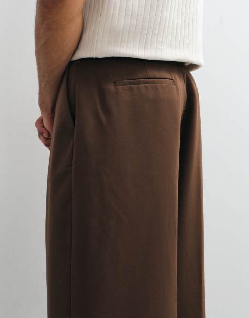 ASOS DESIGN - Elegante geplooide broek met wijde ballonpijpen in donkerbruin, 3 van 9