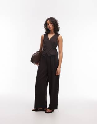 ASOS DESIGN - Elegante, geschmeidige Hose aus Twill in Schokobraun mit weitem Bein und Laschendetail, Kombiteil-Brown