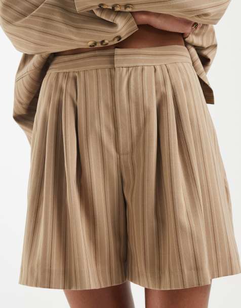 ASOS DESIGN – Elegante, gestreifte Longline-Shorts mit Bundfalten - view 1