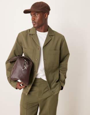 ASOS DESIGN – Elegante Harrington-Hemdjacke in Dunkelgrün mit Reverskragen, Kombiteil - view 1