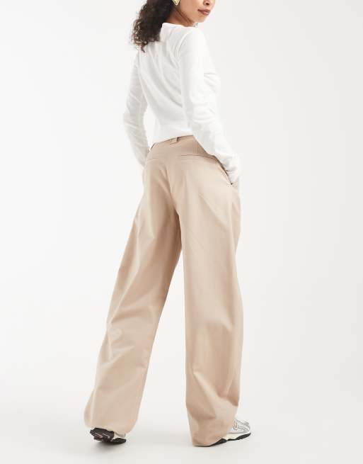 ASOS DESIGN – Elegante Hose aus Baumwollsatin in Taupe mit abgerundetem Beinschnitt, 2 von 5