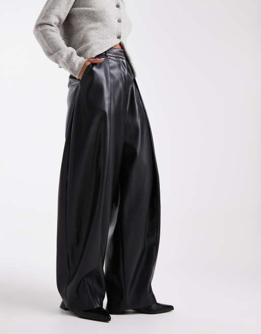 ASOS DESIGN – Elegante Hose aus Kunstleder in Schwarz im Kokon-Schnitt, 3 von 5