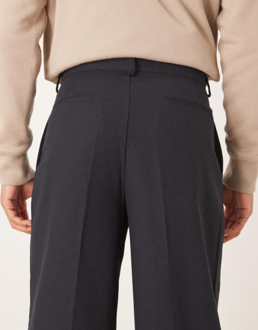 ASOS DESIGN – Elegante Hose aus Wollmix mit weitem Bein und Kellerfalte in Marineblau mit Fischgrätmuster, 4 von 5