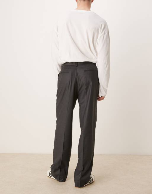 ASOS DESIGN – Elegante Hose in Anthrazit mit weitem Bein und doppelten Bundfalten, 3 von 5