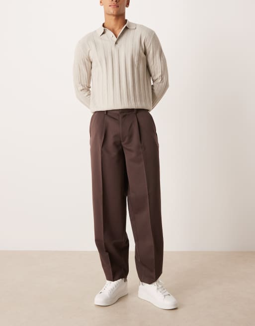 ASOS DESIGN – Elegante Hose in Braun mit abgerundetem, weitem Beinschnitt und Bügelfalten, 2 von 5