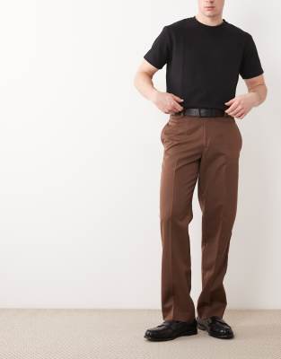 Elegante Hose in Dunkelbraun mit geradem Schnitt Braun 60 Short