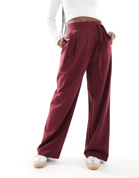 ASOS DESIGN – Elegante Hose in dunklem Kirschrot mit weitem Bein und Wickeldetail - view 1