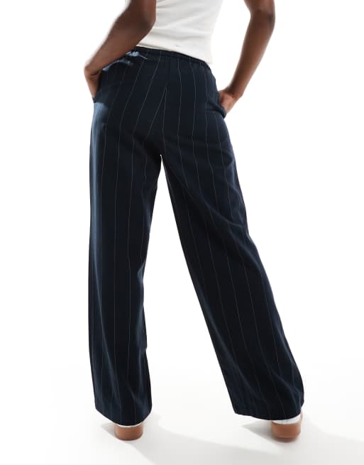 ASOS DESIGN – Elegante Hose in gestreiftem Marineblau mit weitem Bein und Kontrastbund, 4 von 5