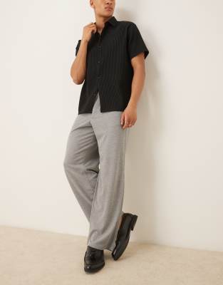 Elegante Hose in Grau mit Struktur, weitem Bein und Doppelfalten Grau 44
