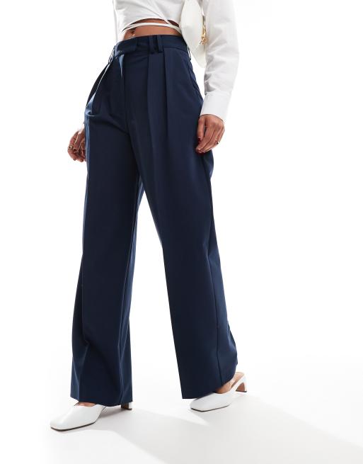 ASOS DESIGN – Elegante Hose in Marineblau mit weitem Bein und Bundfalten, 5 von 5