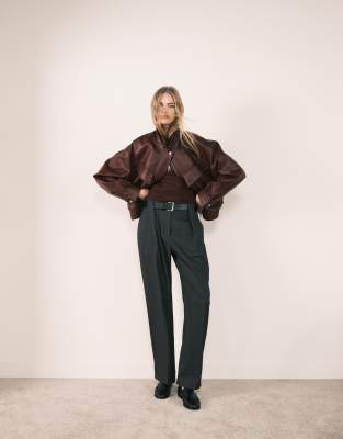 ASOS DESIGN - Elegante Hose in meliertem Grau mit hohem Bund, Gürtel und geradem Bein